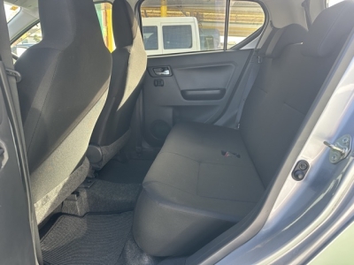 ミライースのOEM(ダイハツ)中古車 後席内装