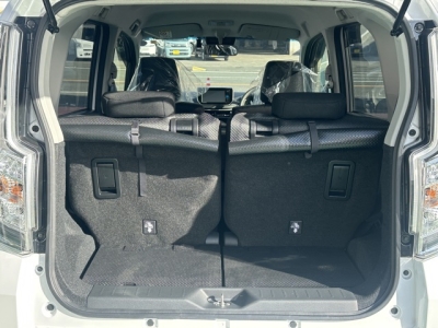 ステラカスタム(スバル)中古車 内外装写真他１