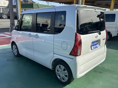 タント(ダイハツ)届出済未使用車 後方