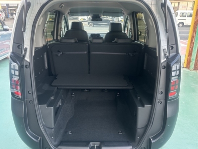 新型フリード(ホンダ)登録済未使用車 内外装写真他２