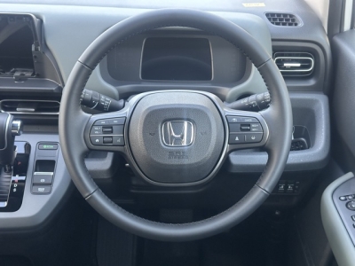 新型フリード(ホンダ)登録済未使用車 内外装写真