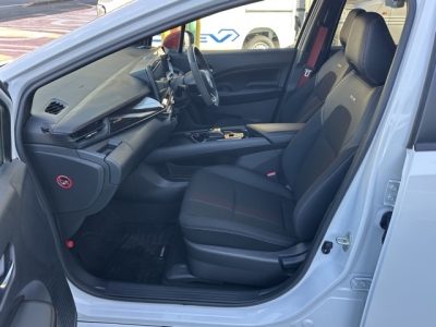 オーラ(ニッサン)中古車 前席内装