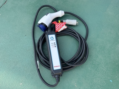 リーフ(ニッサン)中古車 内外装写真他２