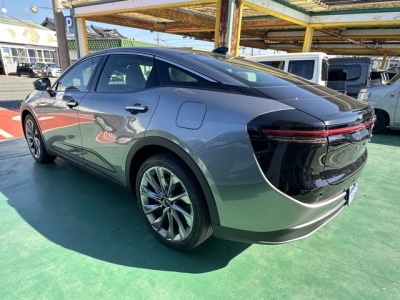 クラウンクロスオーバー(トヨタ)中古車 後方