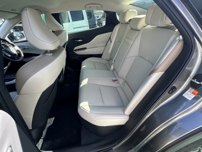 クラウンクロスオーバー(トヨタ)中古車 後席内装