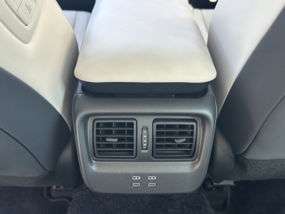 クラウンクロスオーバー(トヨタ)中古車 内外装写真他１