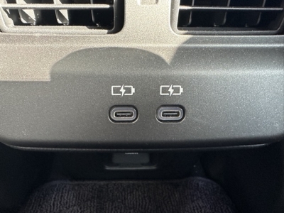 クラウンクロスオーバー(トヨタ)ディーラ-試乗車 内外装写真他