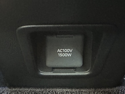 クラウンクロスオーバー(トヨタ)ディーラ-試乗車 内外装写真他１