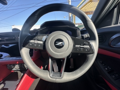 フェアレディZ(ニッサン)中古車 後席から見た前席