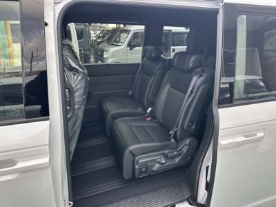 ステップワゴン(ホンダ)登録済未使用車 後席内装