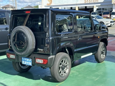 ジムニー(スズキ)新車見本展示無 内外装写真他２