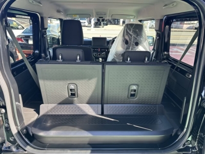 ジムニー(スズキ)新車見本展示無 内外装写真他