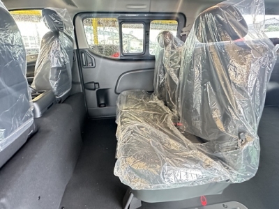 キャラバン(ニッサン)登録済未使用車 後席内装