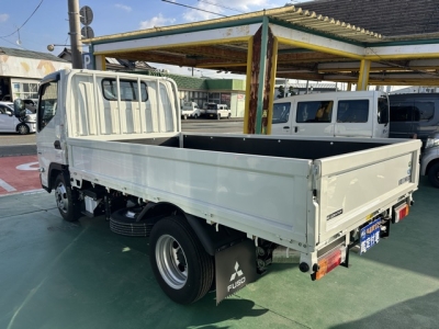 キャンター(三菱)登録済未使用車 後方