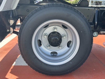 キャンター(三菱)登録済未使用車 内外装写真他２