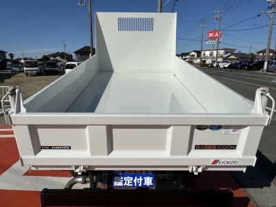 キャンター(三菱)登録済未使用車 内外装写真