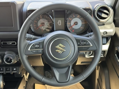 ジムニー(スズキ)新車見本展示無 内外装写真