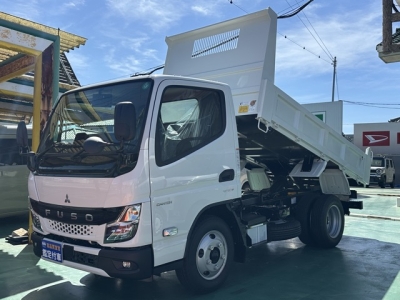 キャンター(三菱)レンタ登録済未使用車 前方