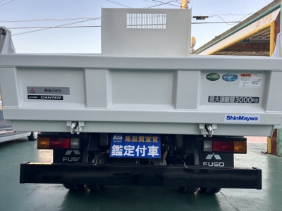 キャンター(三菱)登録済未使用車 内外装写真