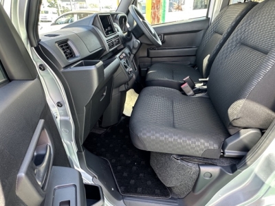 ハイゼットカーゴ(ダイハツ)届出済未使用車 前席内装