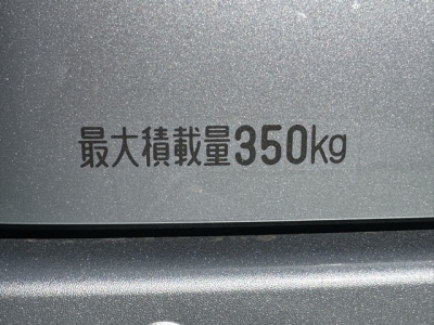 ハイゼットカーゴ(ダイハツ)届出済未使用車 後席から見た前席