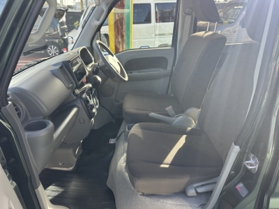 エブリイバン(スズキ)中古車 前席内装