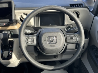 新型N-BOX(ホンダ)届出済未使用車 内外装写真