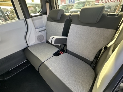 新型N-BOX(ホンダ)届出済未使用車 内外装写真他１