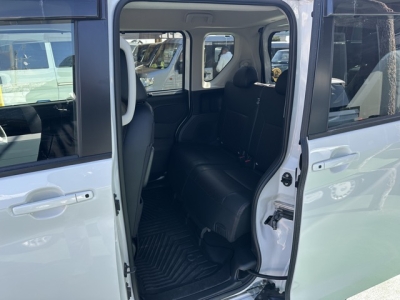 新型ルークス(ニッサン)中古車 後席内装