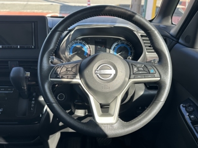 新型ルークス(ニッサン)中古車 内外装写真