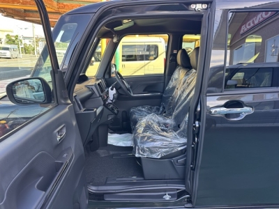 タントカスタム(ダイハツ)届出済未使用車 前席内装