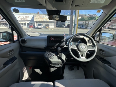 デイズ(ニッサン)レンタＵＰ 後席から見た前席