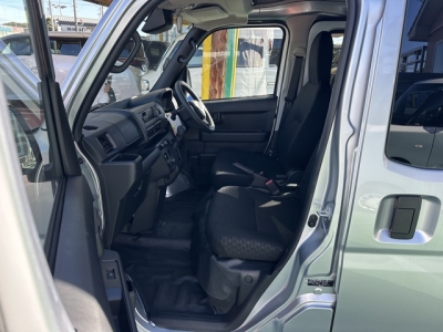 ハイゼットカーゴ(ダイハツ)レンタＵＰ 前席内装