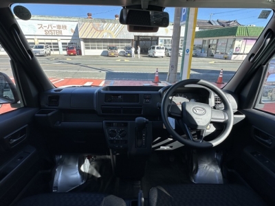 ハイゼットカーゴ(ダイハツ)レンタＵＰ 後席から見た前席