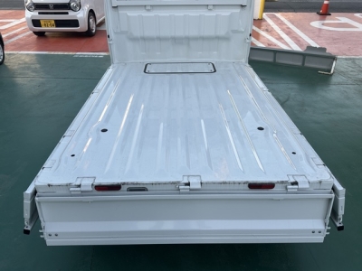 NT100クリッパー(ニッサン)届出済未使用車 内外装写真他２