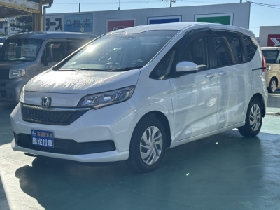 フリード+(ホンダ)中古車 前方