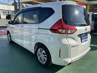 フリード+(ホンダ)中古車 後方