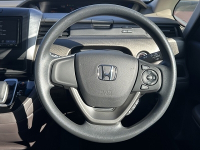 フリード+(ホンダ)中古車 内外装写真