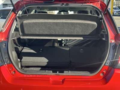 新型スイフト(スズキ)登録済未使用車 内外装写真他２