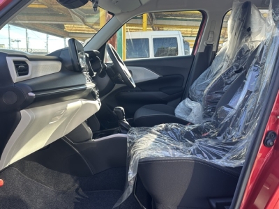 新型スイフト(スズキ)登録済未使用車 前席内装