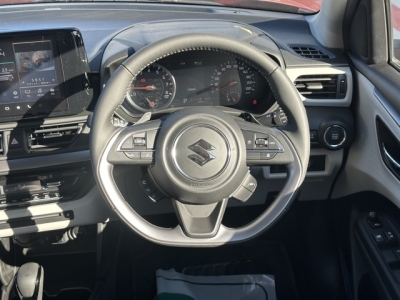 新型スイフト(スズキ)登録済未使用車 内外装写真