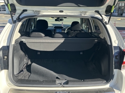 インプレッサスポーツ(スバル)中古車 内外装写真他２