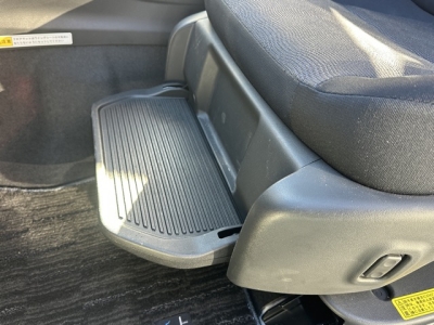 インプレッサスポーツ(スバル)中古車 後席内装