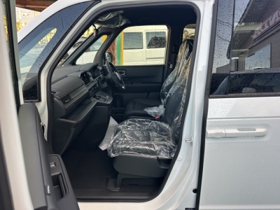 ステップワゴン(ホンダ)登録済未使用車 前席内装