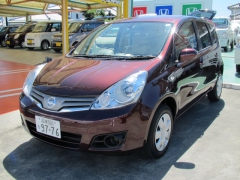 ノート(ニッサン)試乗車 前方