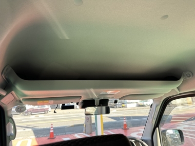 エブリイバンのOEM(スズキ)中古車 後席から見た前席