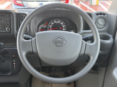 エブリイバンのOEM(スズキ)中古車 内外装写真