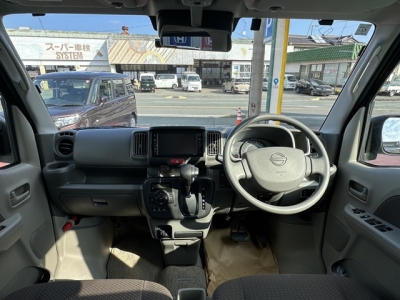 NV１００クリッパー(ニッサン)ディーラ-試乗車 後席から見た前席