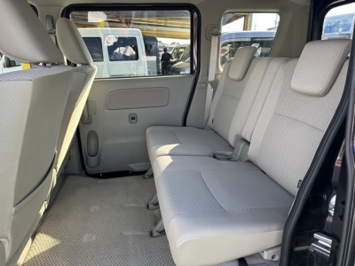 NV100クリッパーリオ(ニッサン)中古車 後席内装