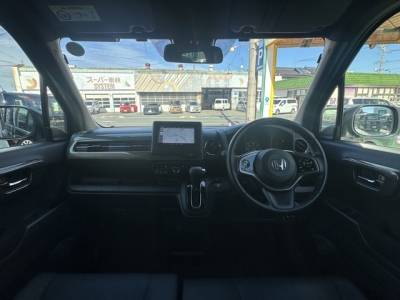 N-WGN(ホンダ)中古車 後席から見た前席